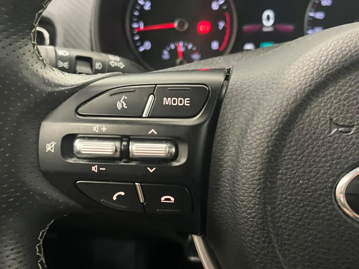 1.0 74kW GT Line Automaat Navigatie Apple Carplay Android Auto Camera Parkeersensoren achter Adaptive Cruise Control Stoel- en stuurverwarming Full Led Half leder Climate Control Lichtmetale