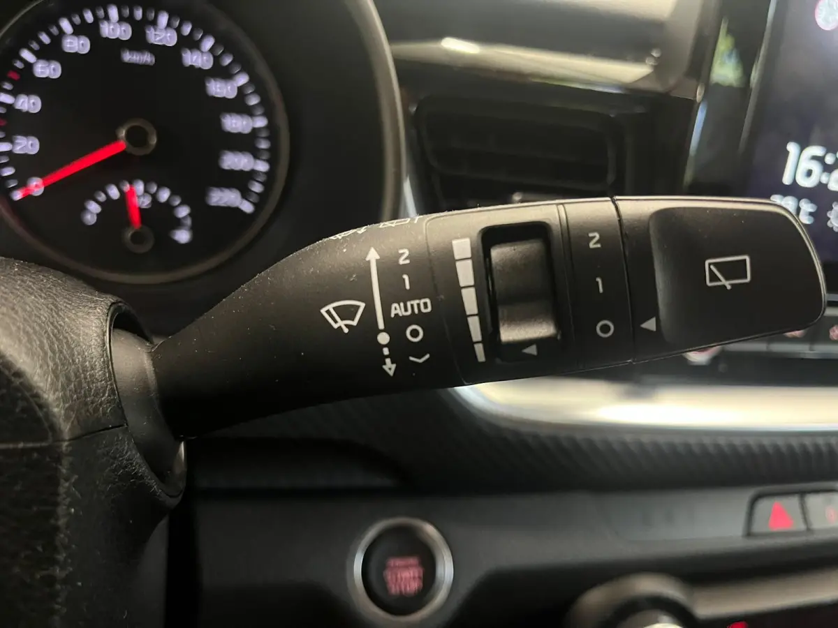 1.0 74kW GT Line Automaat Navigatie Apple Carplay Android Auto Camera Parkeersensoren achter Adaptive Cruise Control Stoel- en stuurverwarming Full Led Half leder Climate Control Lichtmetale