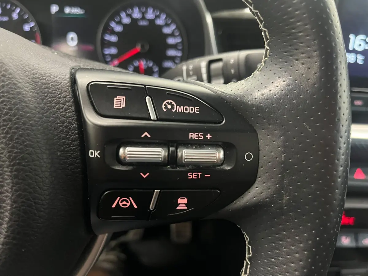 1.0 74kW GT Line Automaat Navigatie Apple Carplay Android Auto Camera Parkeersensoren achter Adaptive Cruise Control Stoel- en stuurverwarming Full Led Half leder Climate Control Lichtmetale