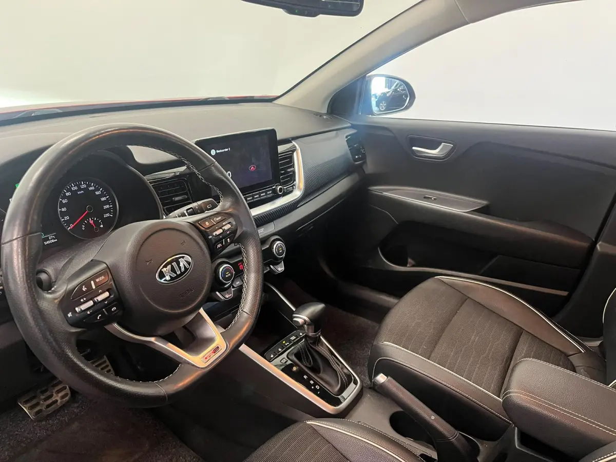 1.0 74kW GT Line Automaat Navigatie Apple Carplay Android Auto Camera Parkeersensoren achter Adaptive Cruise Control Stoel- en stuurverwarming Full Led Half leder Climate Control Lichtmetale