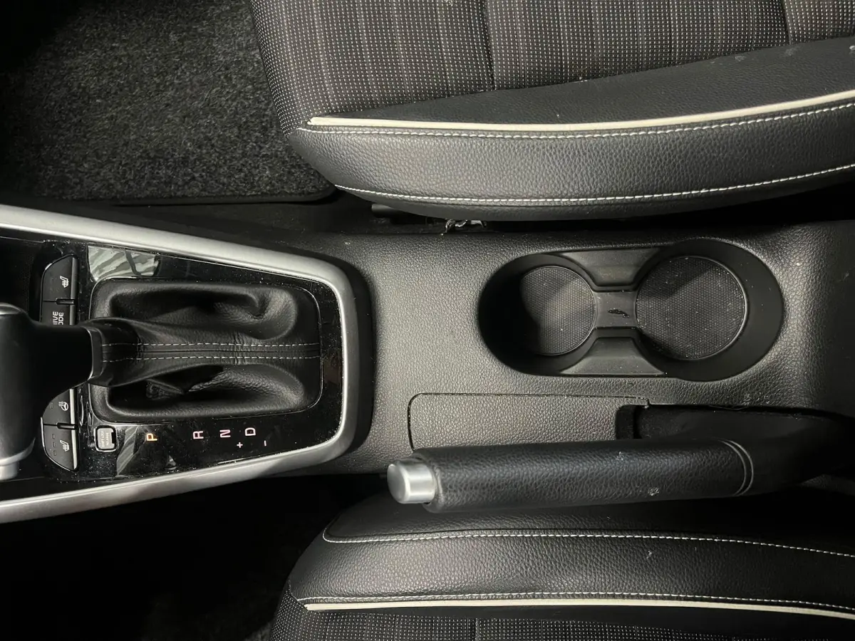 1.0 74kW GT Line Automaat Navigatie Apple Carplay Android Auto Camera Parkeersensoren achter Adaptive Cruise Control Stoel- en stuurverwarming Full Led Half leder Climate Control Lichtmetale