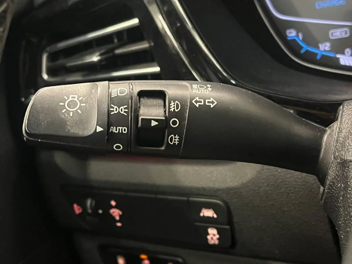 1.6 GDi PHEV Pulse Schuifdak Navigatie Apple Carplay Android Auto Camera Parkeersensoren achter Adaptive Cruise Control Full Led Half leder Climate Control Lichtmetalen velgen