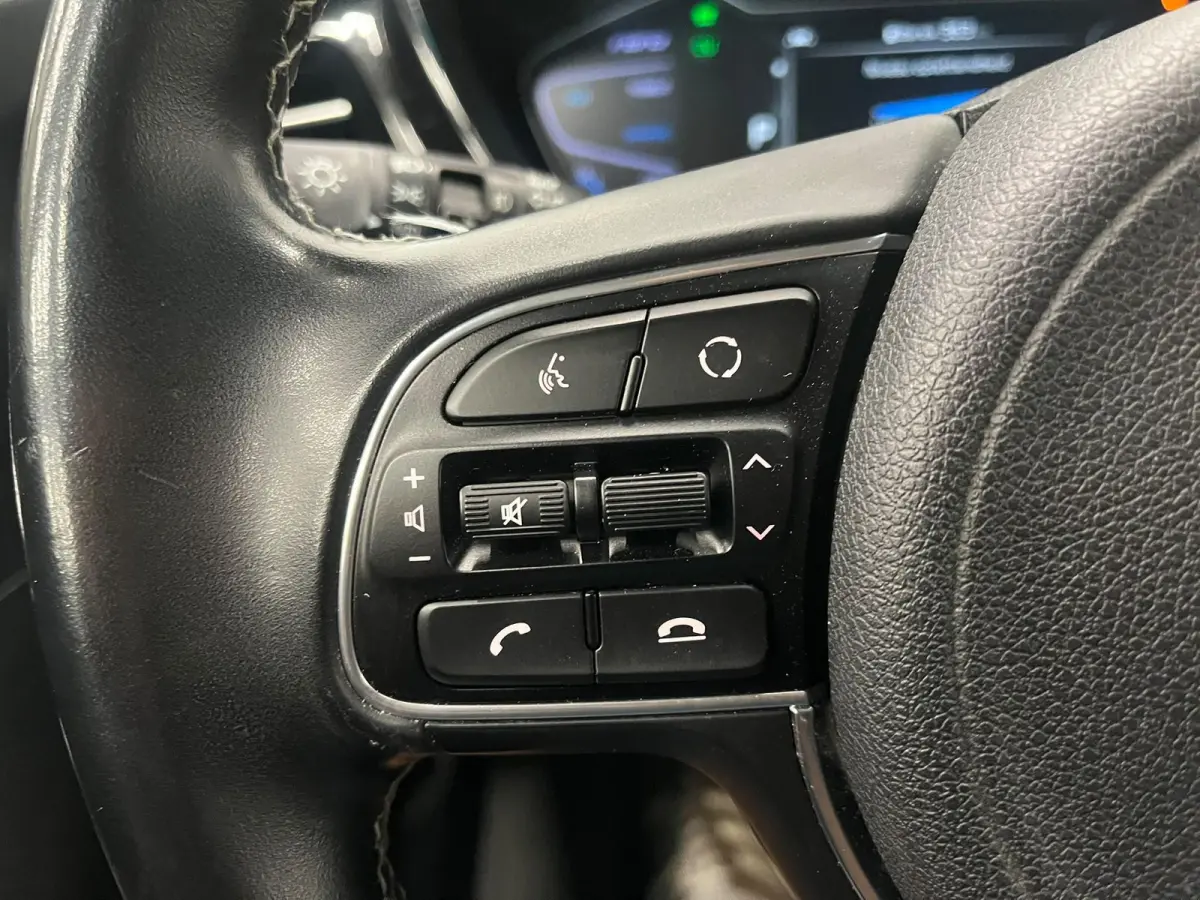 1.6 GDi PHEV Pulse Schuifdak Navigatie Apple Carplay Android Auto Camera Parkeersensoren achter Adaptive Cruise Control Full Led Half leder Climate Control Lichtmetalen velgen