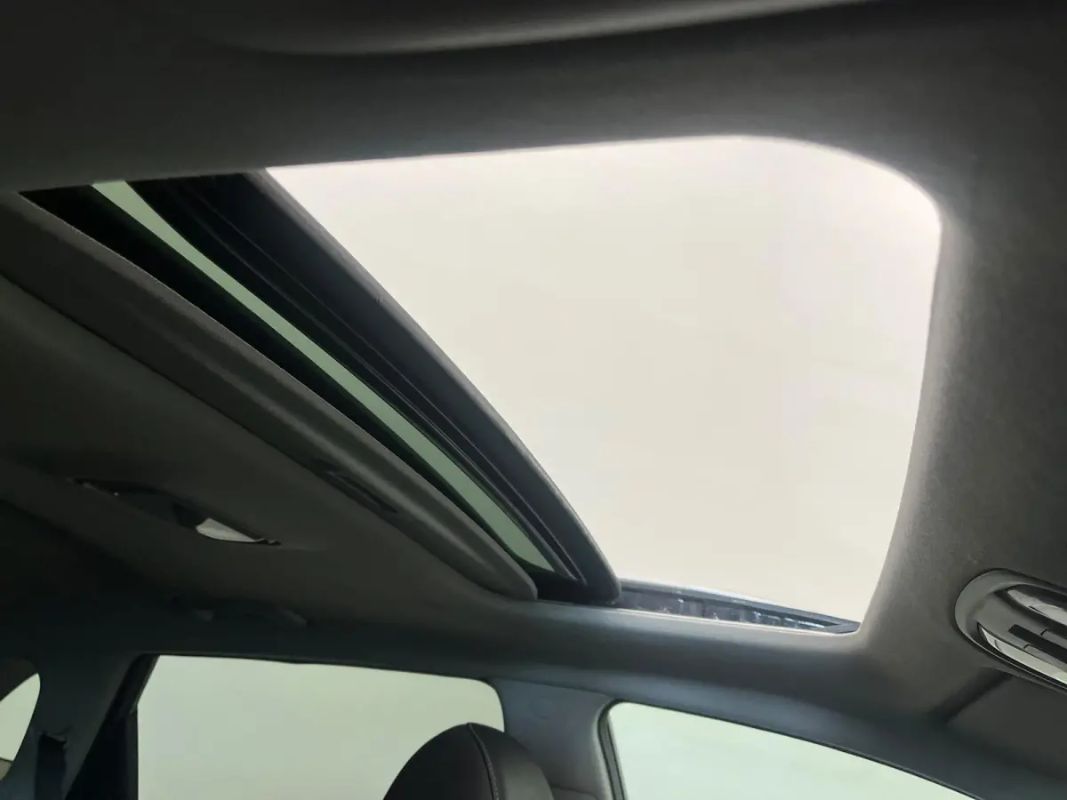 1.6 GDi PHEV Pulse Schuifdak Navigatie Apple Carplay Android Auto Camera Parkeersensoren achter Adaptive Cruise Control Full Led Half leder Climate Control Lichtmetalen velgen