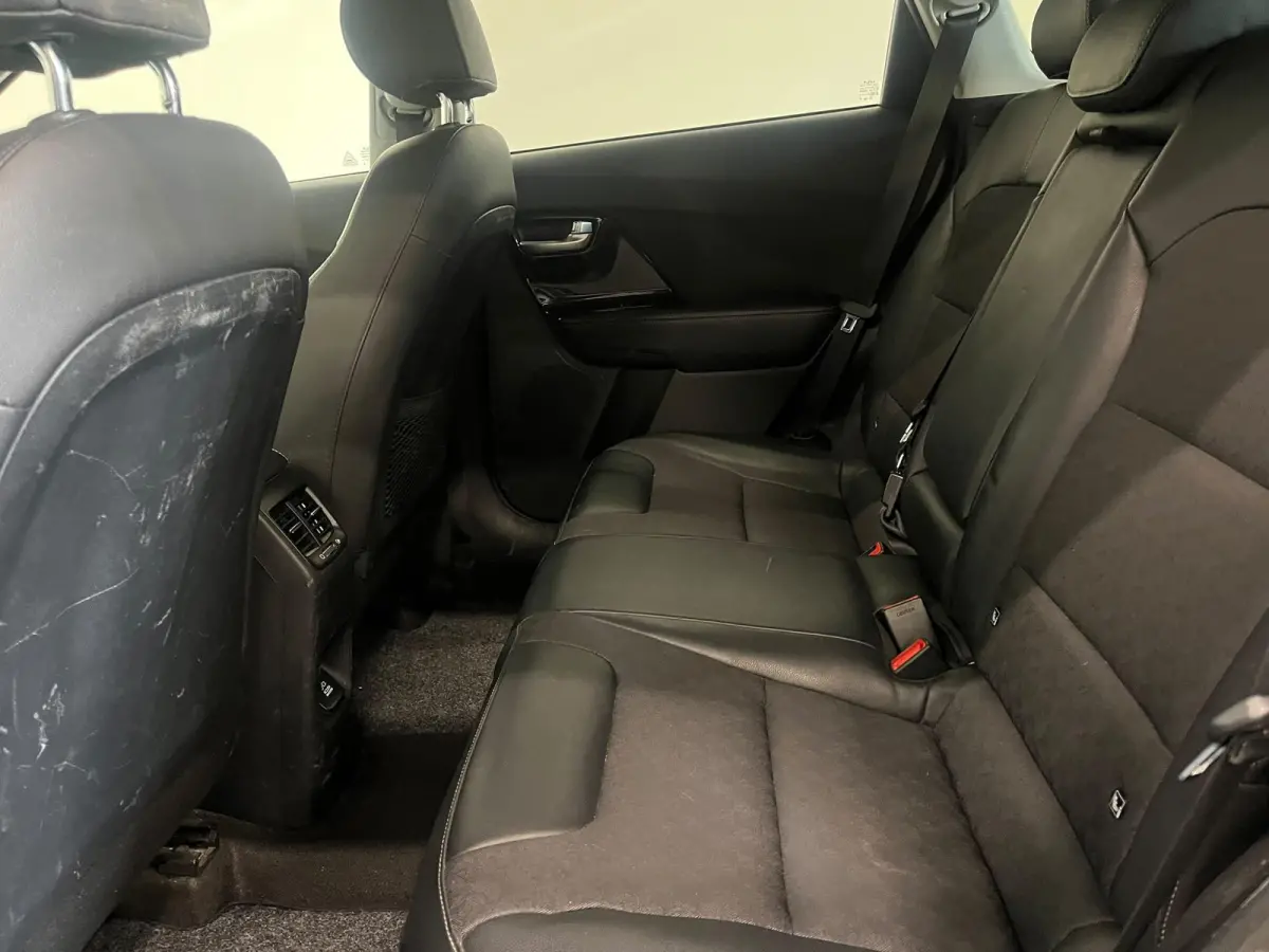 1.6 GDi PHEV Pulse Schuifdak Navigatie Apple Carplay Android Auto Camera Parkeersensoren achter Adaptive Cruise Control Full Led Half leder Climate Control Lichtmetalen velgen