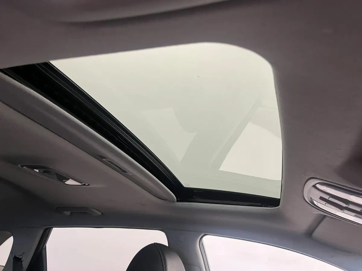 1.6 GDi PHEV Pulse Schuifdak Navigatie Apple Carplay Android Auto Camera Parkeersensoren achter Adaptive Cruise Control Full Led Half leder Climate Control Lichtmetalen velgen