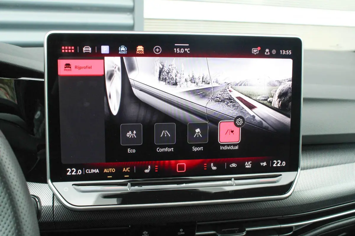 GTI 2.0 TSI 265pk DSG | DCC Onderstel | Panoramadak | Camera | 19" Estoril Velgen