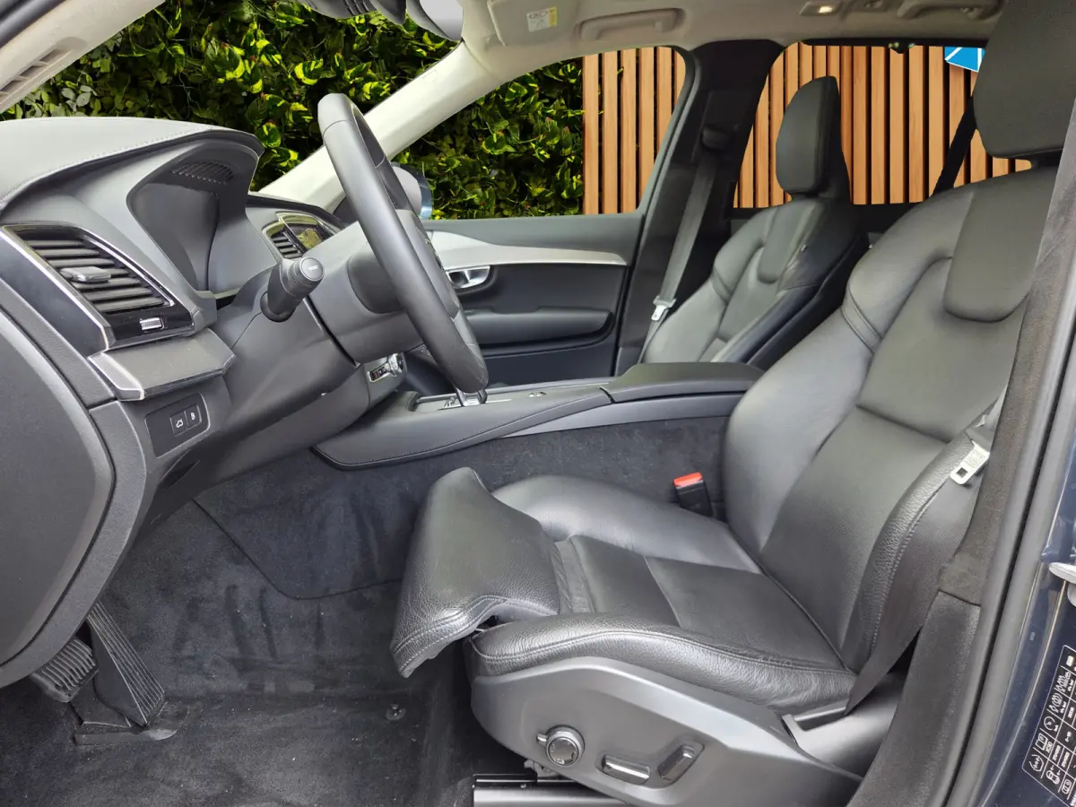 2.0 T8 Recharge AWD Ultimate Bright | Luchtvering | Leder | Stoel/Stuurverwarming | Harman&Kardon|