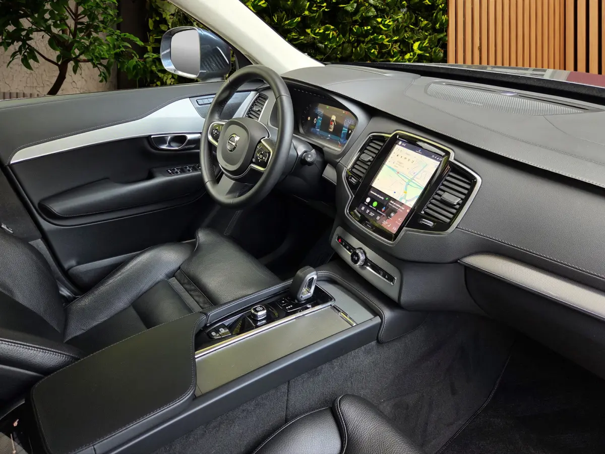 2.0 T8 Recharge AWD Ultimate Bright | Luchtvering | Leder | Stoel/Stuurverwarming | Harman&Kardon|