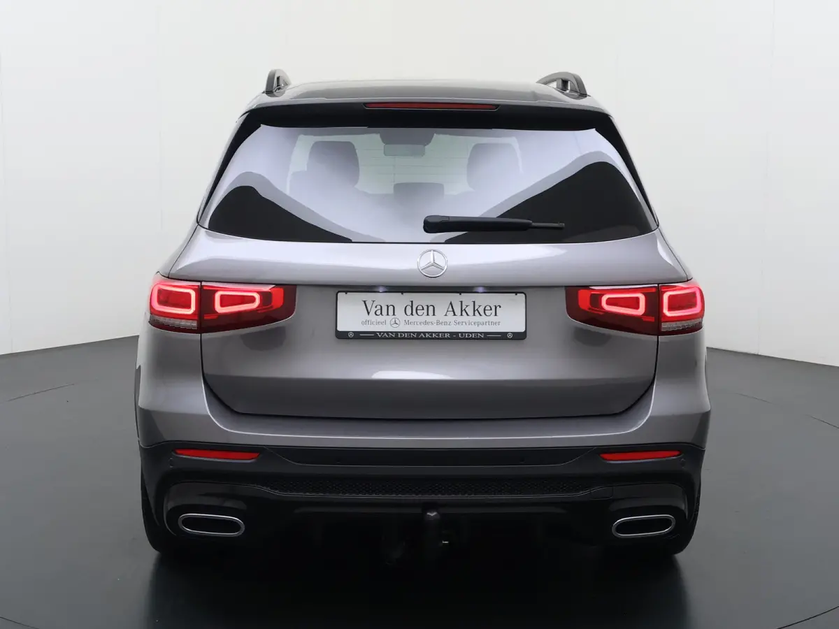 200 AMG // Trekhaak // 360 Camera // Nightpakket // Carplay // Augmented Reality // 19" AMG Velgen