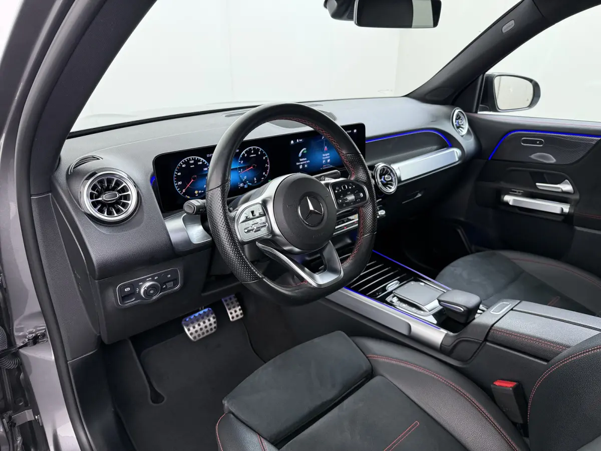 200 AMG // Trekhaak // 360 Camera // Nightpakket // Carplay // Augmented Reality // 19" AMG Velgen