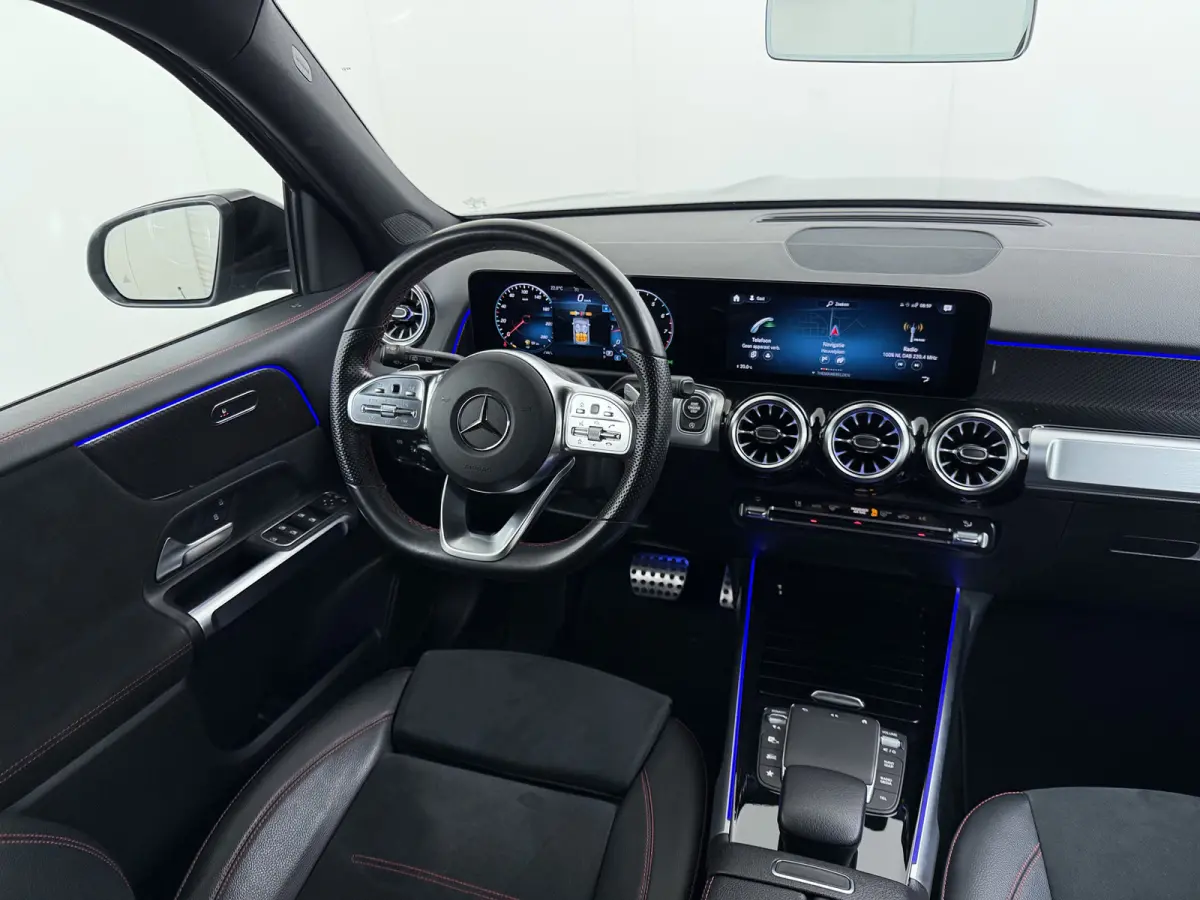 200 AMG // Trekhaak // 360 Camera // Nightpakket // Carplay // Augmented Reality // 19" AMG Velgen
