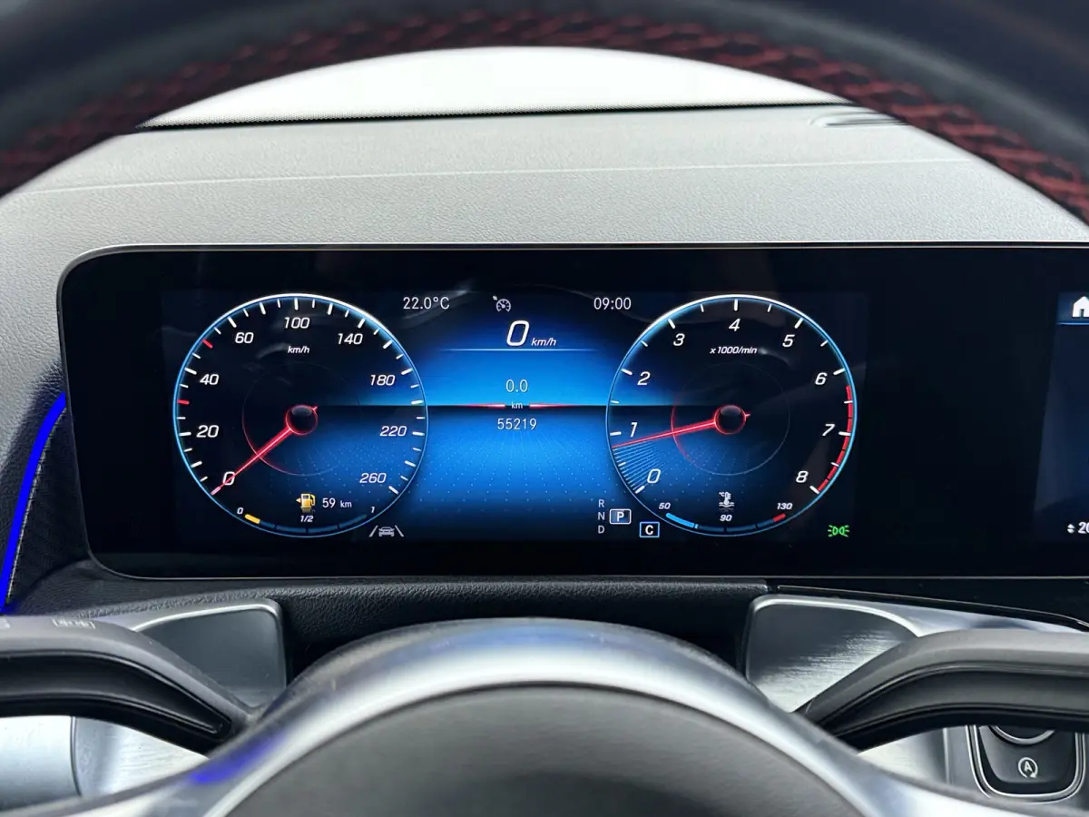200 AMG // Trekhaak // 360 Camera // Nightpakket // Carplay // Augmented Reality // 19" AMG Velgen
