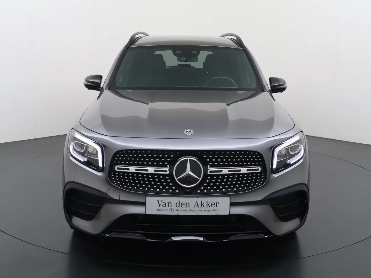 200 AMG // Trekhaak // 360 Camera // Nightpakket // Carplay // Augmented Reality // 19" AMG Velgen