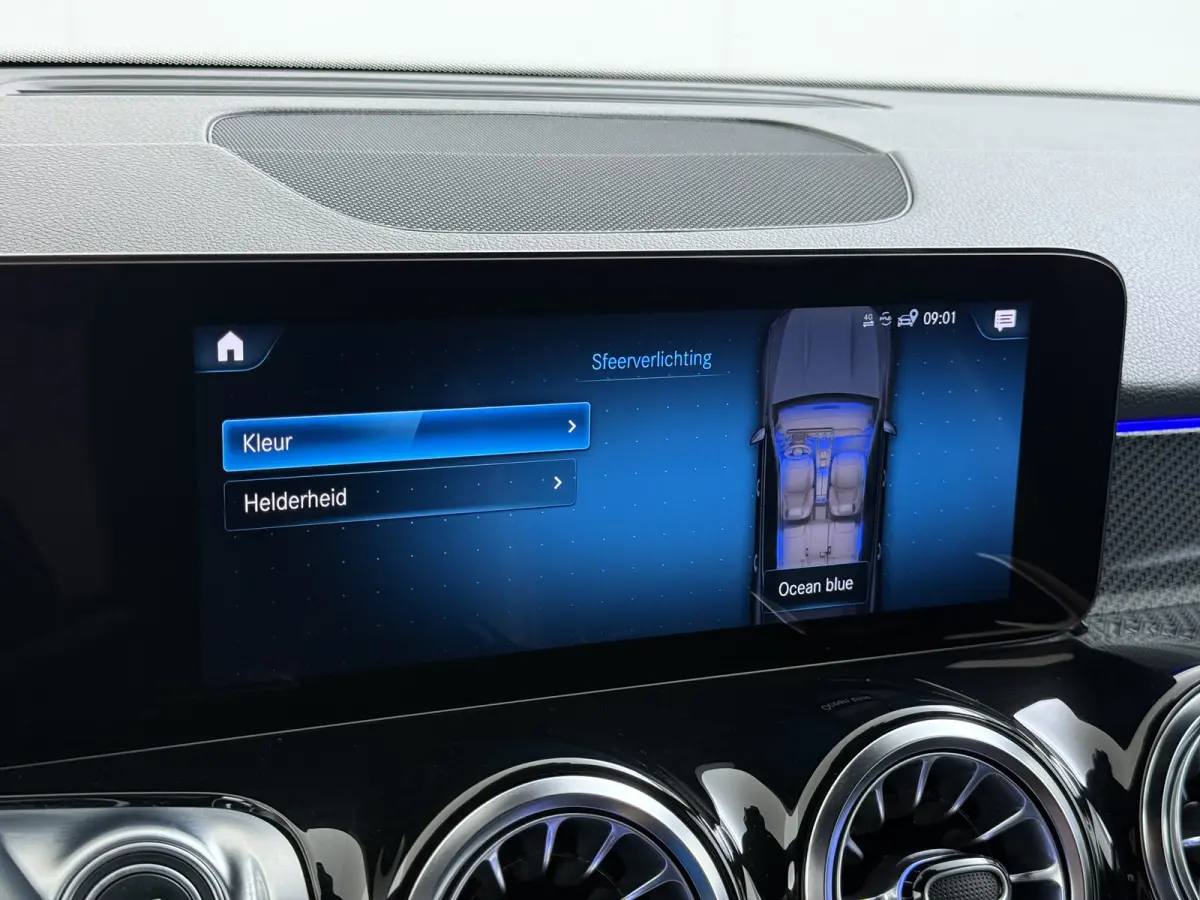200 AMG // Trekhaak // 360 Camera // Nightpakket // Carplay // Augmented Reality // 19" AMG Velgen
