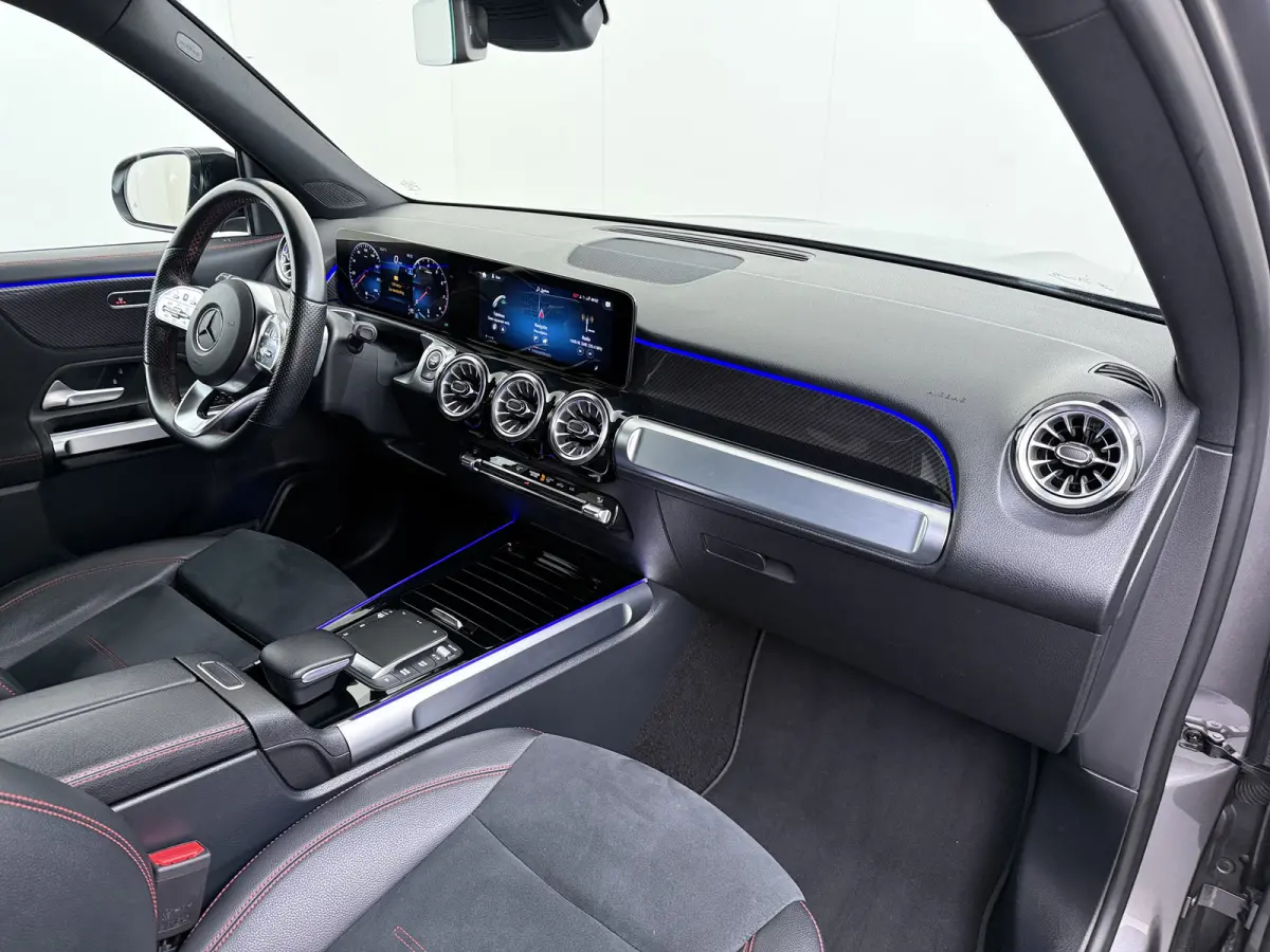 200 AMG // Trekhaak // 360 Camera // Nightpakket // Carplay // Augmented Reality // 19" AMG Velgen