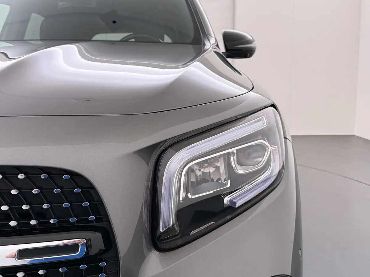200 AMG // Trekhaak // 360 Camera // Nightpakket // Carplay // Augmented Reality // 19" AMG Velgen