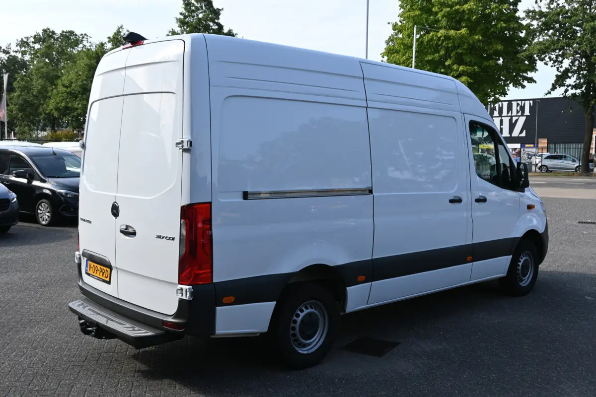 317 CDI L2H2 Pro LED, Geveerde stoel, Trekhaak, Navigatie met camera