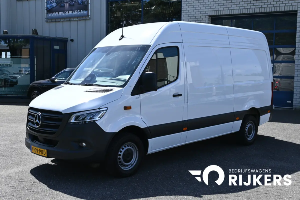 317 CDI L2H2 Pro LED, Geveerde stoel, Trekhaak, Navigatie met camera