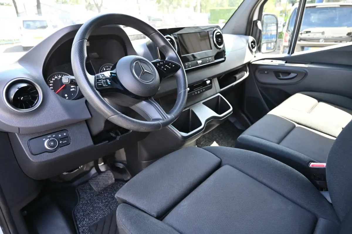 317 CDI L2H2 Pro LED, Geveerde stoel, Trekhaak, Navigatie met camera