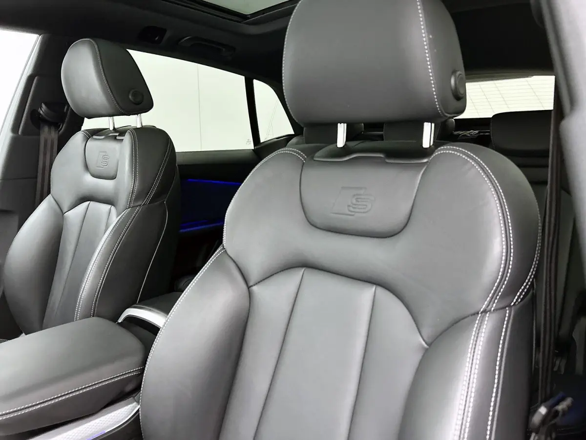 55 TFSI e quattro Pro Line 394 PK | S-line | Adaptive cruise control | Glazen panoramadak | Luchtvering | 360 graden camera | Dodehoekdetectie | Stoelverwarming voor & achter Head-up display