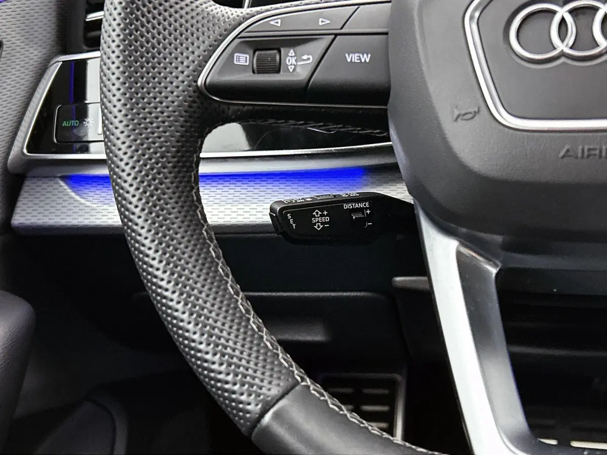 55 TFSI e quattro Pro Line 394 PK | S-line | Adaptive cruise control | Glazen panoramadak | Luchtvering | 360 graden camera | Dodehoekdetectie | Stoelverwarming voor & achter Head-up display