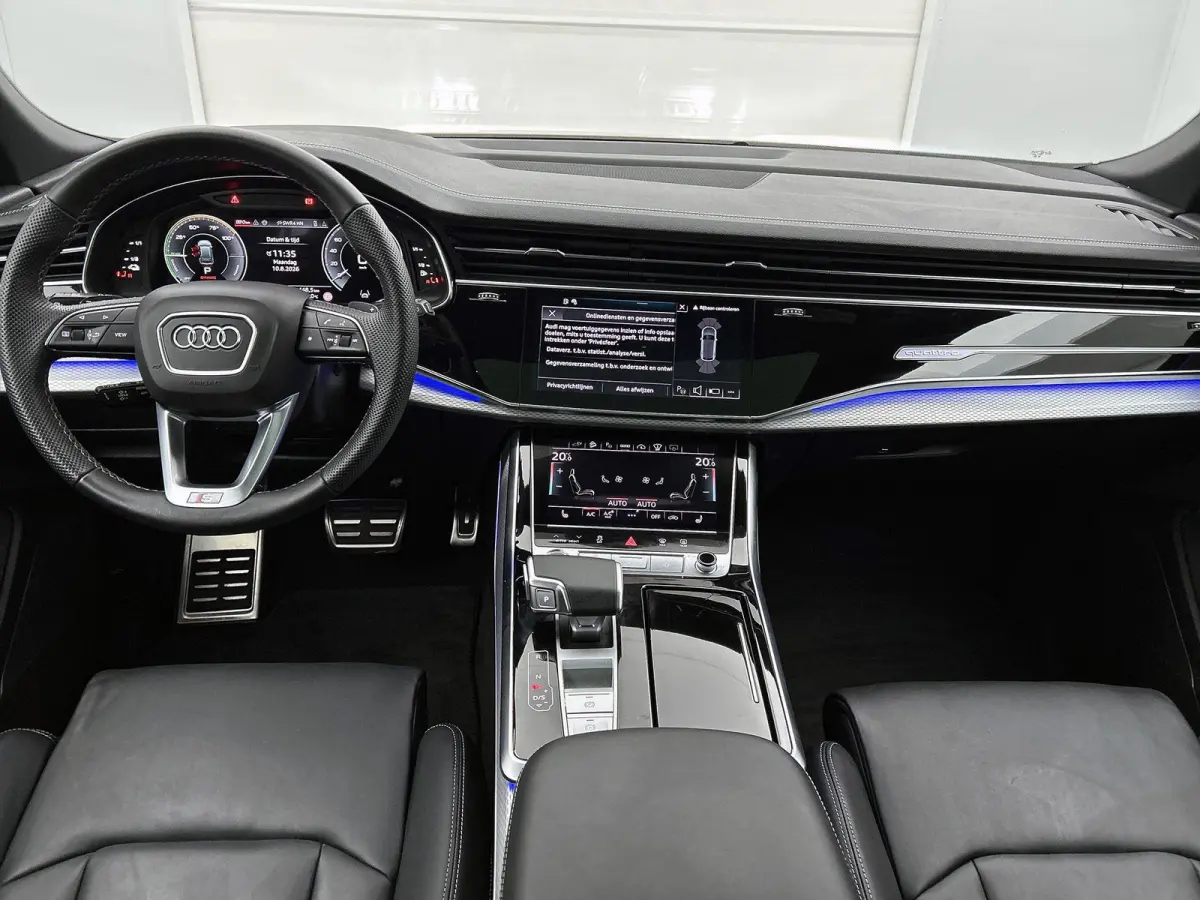 55 TFSI e quattro Pro Line 394 PK | S-line | Adaptive cruise control | Glazen panoramadak | Luchtvering | 360 graden camera | Dodehoekdetectie | Stoelverwarming voor & achter Head-up display