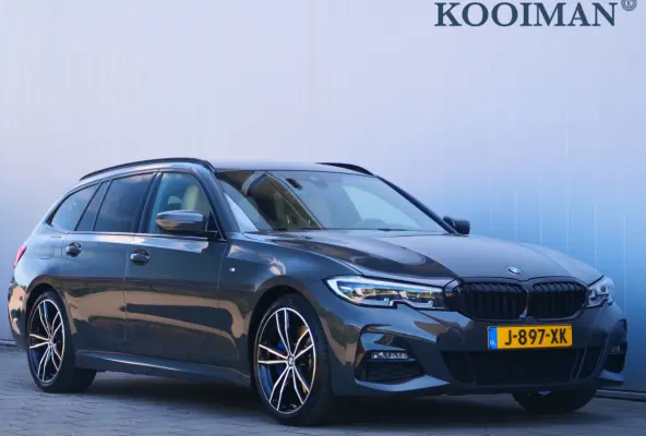 318i High Executive Edition 157 Pk Automaat Navi / DAB / Apple Carplay / Leer / M-pakket
