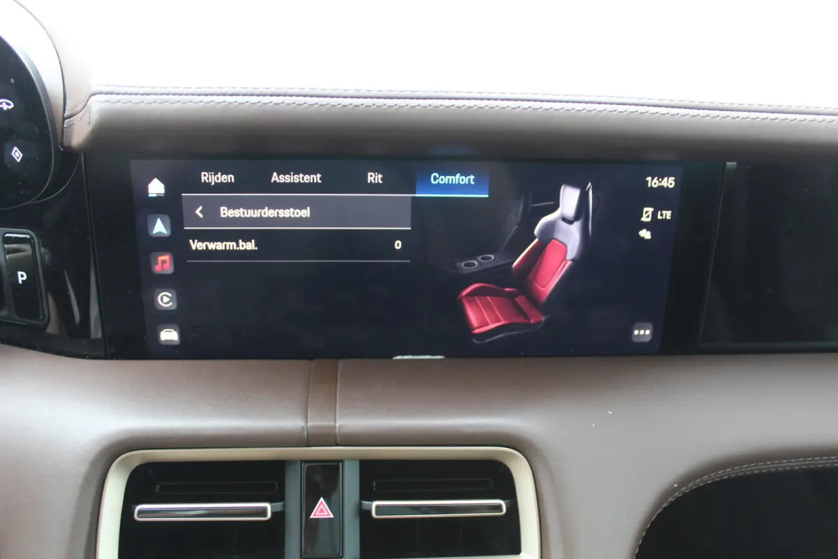 4 93 kWh Panorama dak l 360 camera l Stoel memory l Dode hoek detectie l Unieke kleur !