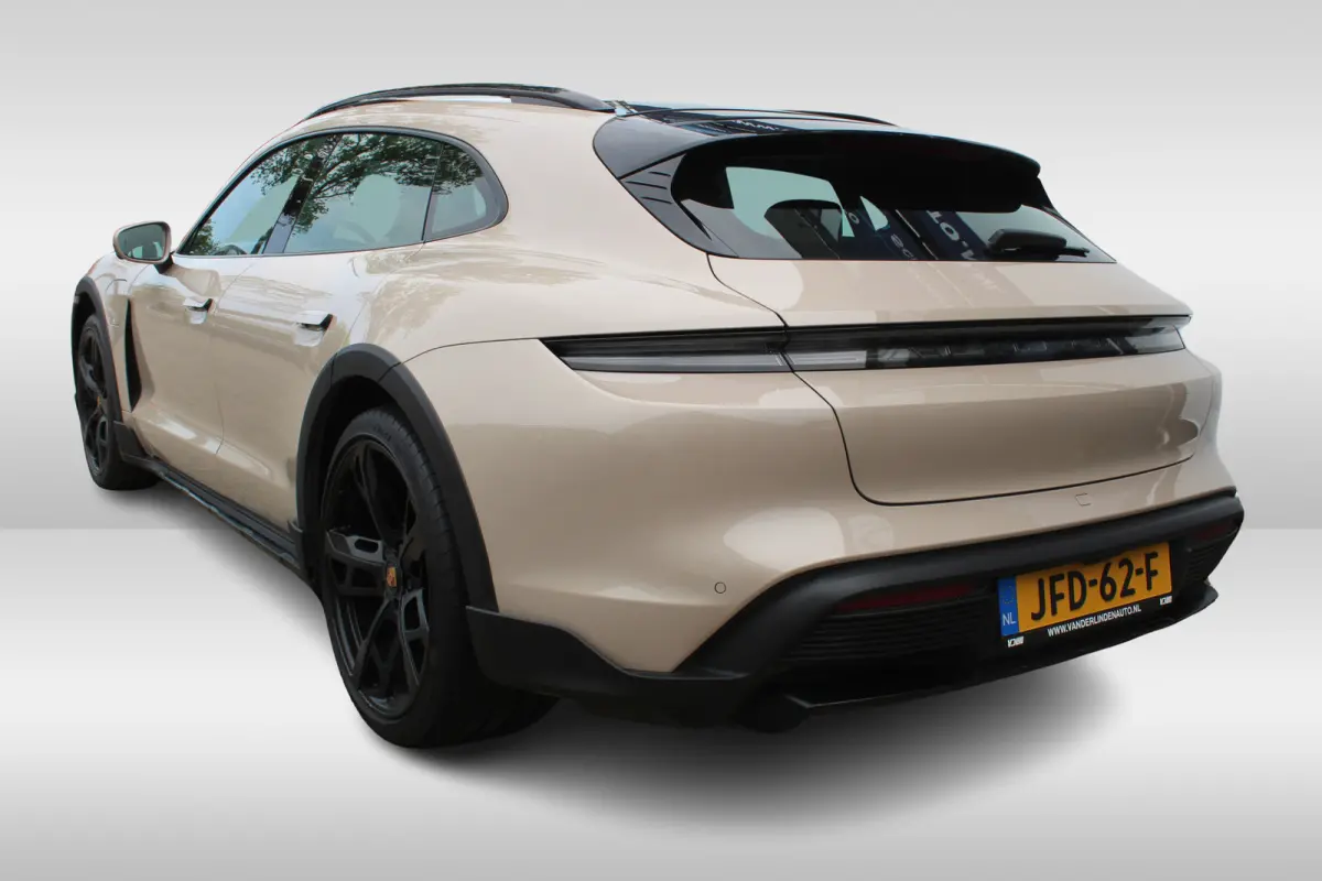 4 93 kWh Panorama dak l 360 camera l Stoel memory l Dode hoek detectie l Unieke kleur !