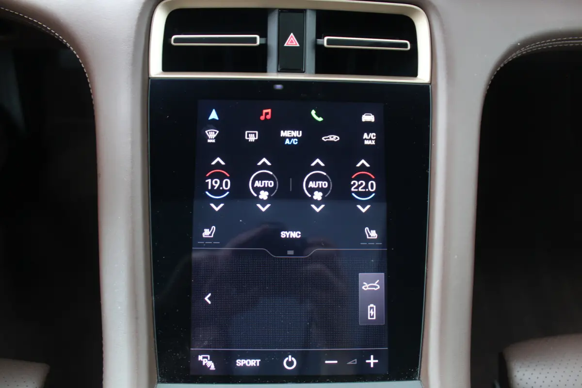 4 93 kWh Panorama dak l 360 camera l Stoel memory l Dode hoek detectie l Unieke kleur !