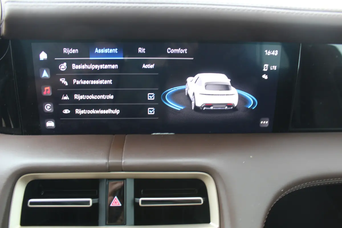 4 93 kWh Panorama dak l 360 camera l Stoel memory l Dode hoek detectie l Unieke kleur !