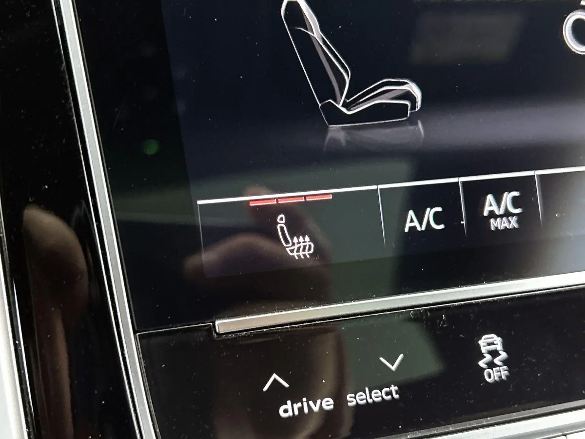 55 TFSI e quattro Pro Line 394 PK | S-line | Adaptive cruise control | Glazen panoramadak | Luchtvering | Head-up display | Dodehoekdetectie | Matrix-led | 360 graden camera | Elektr. voorst