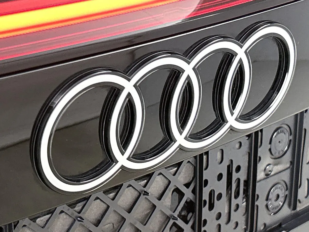 55 TFSI e quattro Pro Line 394 PK | S-line | Adaptive cruise control | Glazen panoramadak | Luchtvering | Head-up display | Dodehoekdetectie | Matrix-led | 360 graden camera | Elektr. voorst