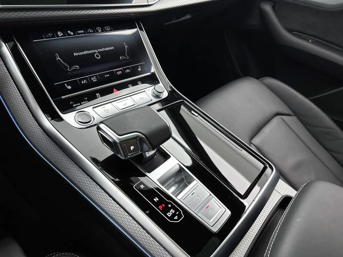 55 TFSI e quattro Pro Line 394 PK | S-line | Adaptive cruise control | Glazen panoramadak | Luchtvering | Head-up display | Dodehoekdetectie | Matrix-led | 360 graden camera | Elektr. voorst
