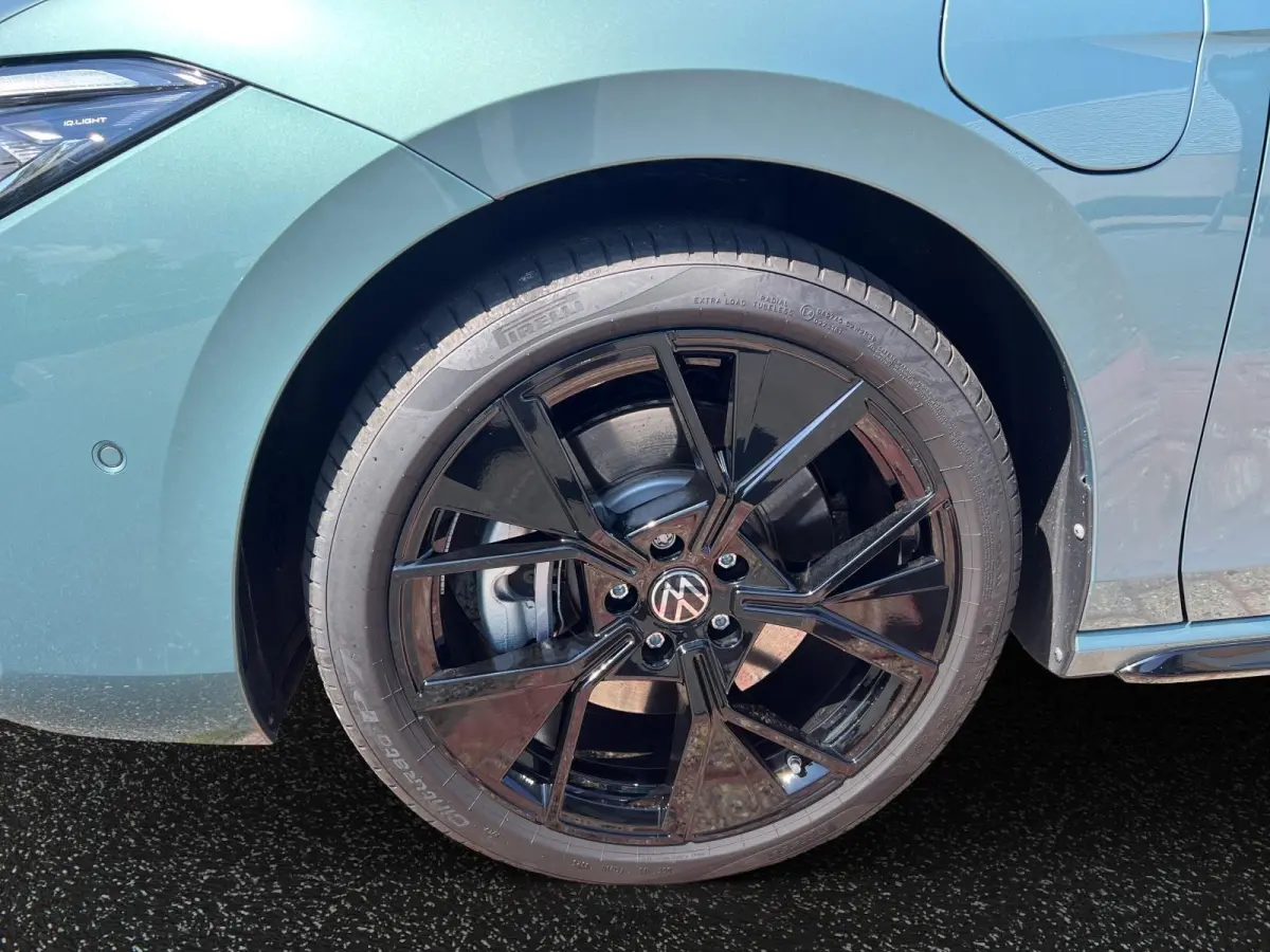 1.5 eHybrid R-Line Business | 272Pk | Trekhaak | Pano | 5J garantie | Blackstyle Plus | Harman Kardon | Alcantara hemel |