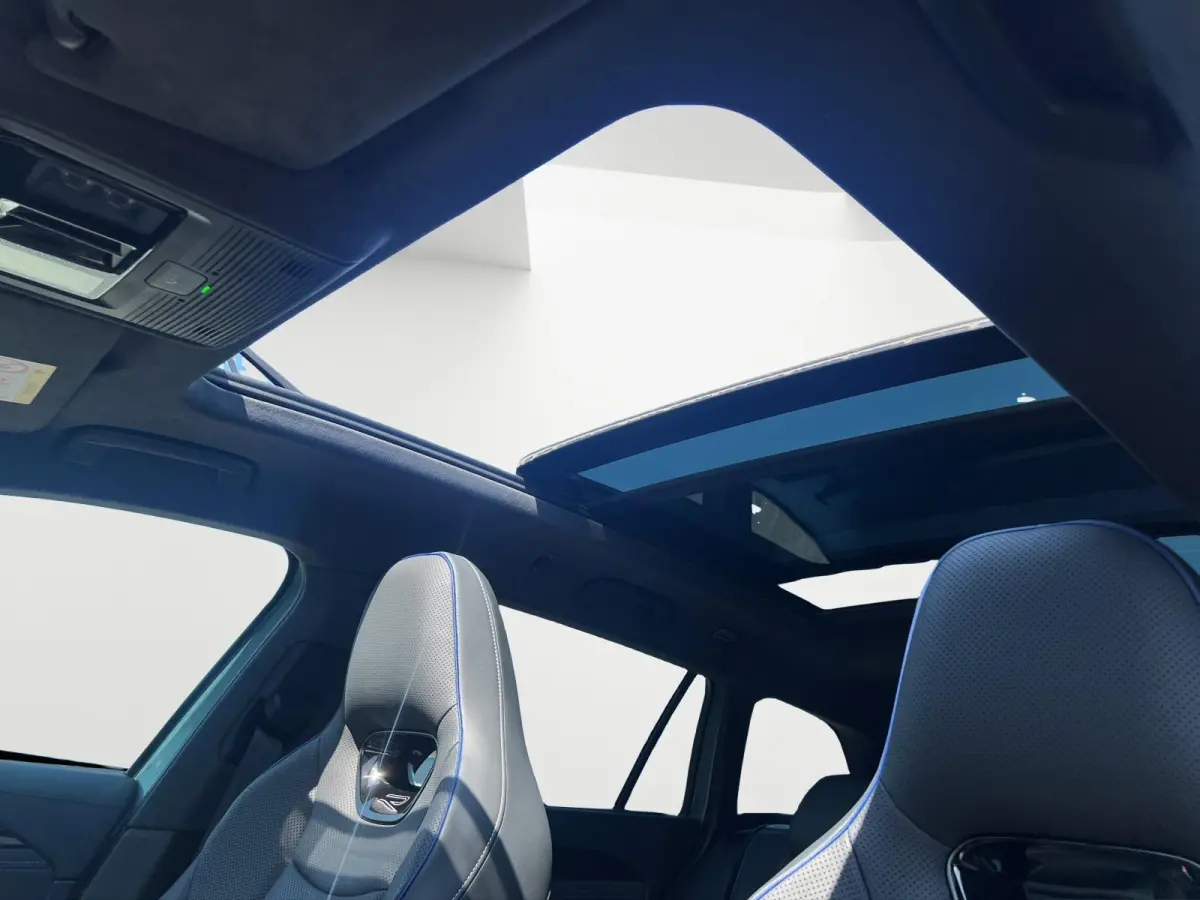 1.5 eHybrid R-Line Business | 272Pk | Trekhaak | Pano | 5J garantie | Blackstyle Plus | Harman Kardon | Alcantara hemel |