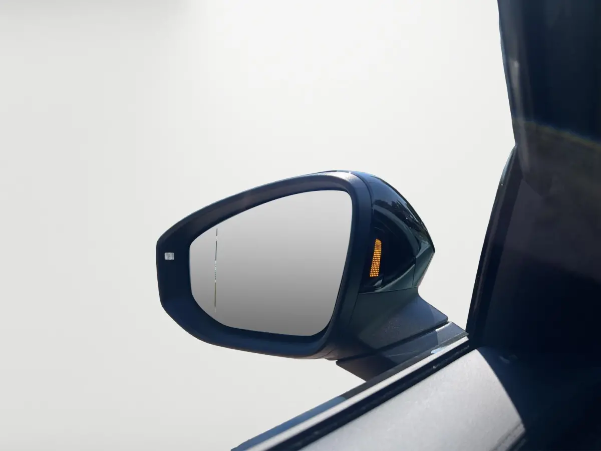 1.5 eHybrid R-Line Business | 272Pk | Trekhaak | Pano | 5J garantie | Blackstyle Plus | Harman Kardon | Alcantara hemel |