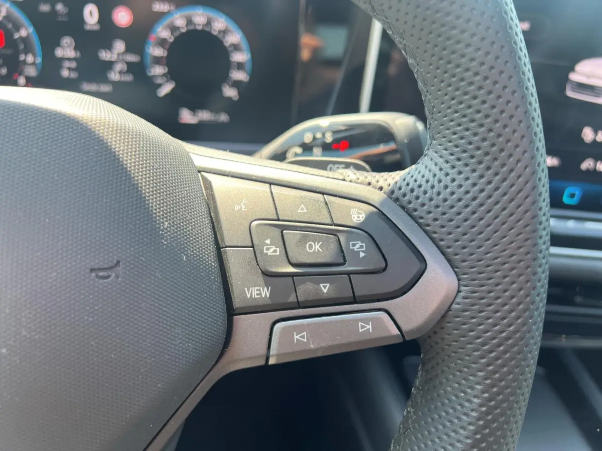 1.5 eHybrid R-Line Business | 272Pk | Trekhaak | Pano | 5J garantie | Blackstyle Plus | Harman Kardon | Alcantara hemel |