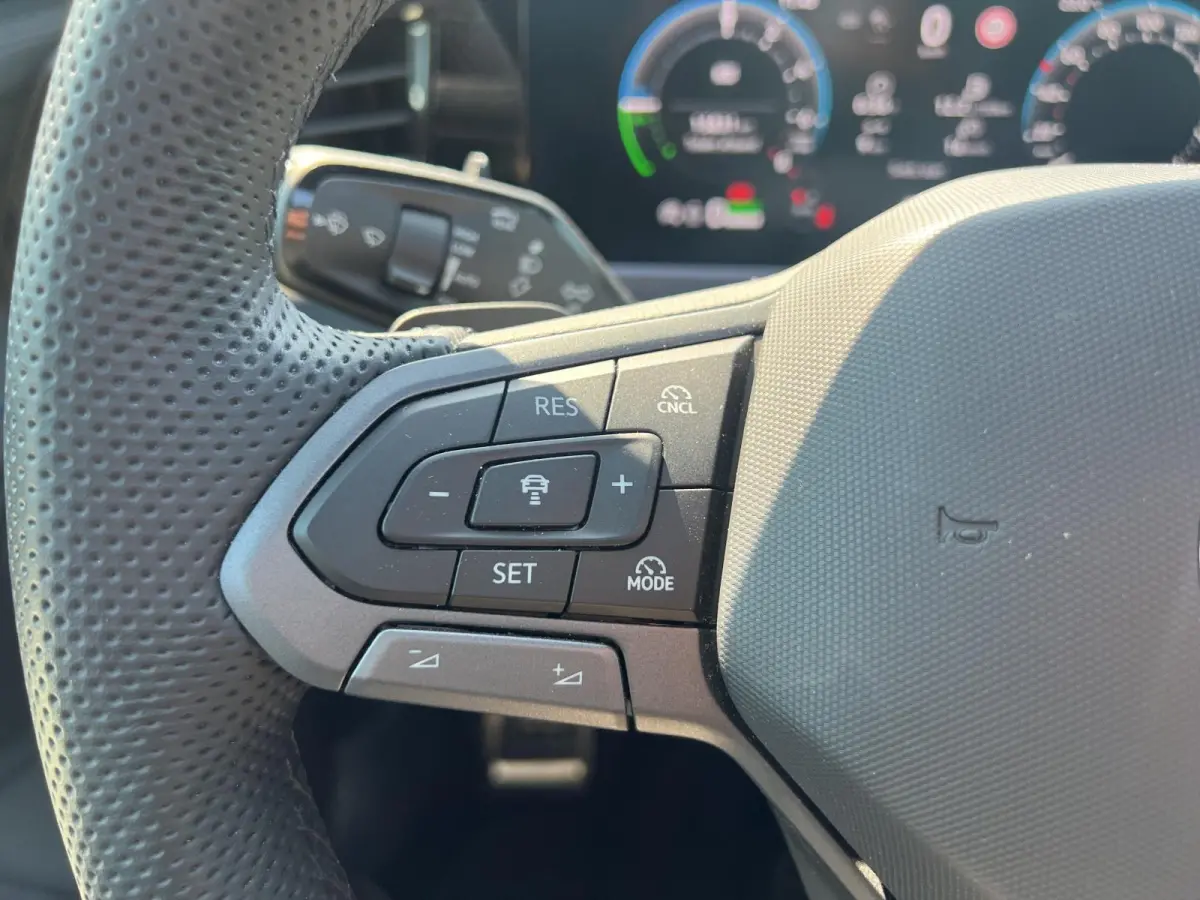 1.5 eHybrid R-Line Business | 272Pk | Trekhaak | Pano | 5J garantie | Blackstyle Plus | Harman Kardon | Alcantara hemel |