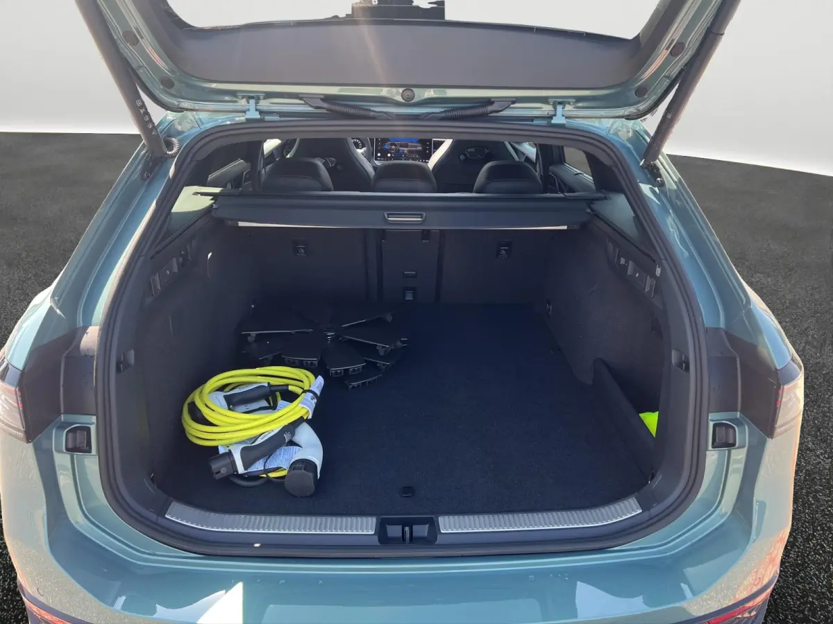 1.5 eHybrid R-Line Business | 272Pk | Trekhaak | Pano | 5J garantie | Blackstyle Plus | Harman Kardon | Alcantara hemel |