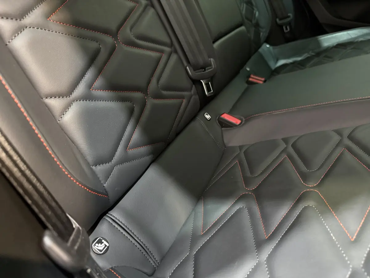 1.0 eTSI 110pk DSG FR | Leder | Trekhaak | Beats Audio