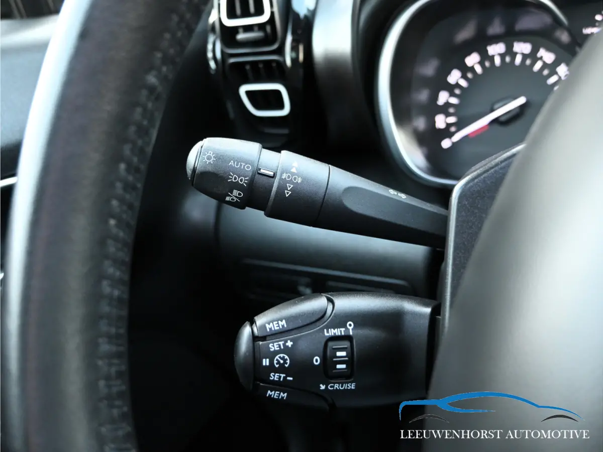 1.2 PureTech S&S Shine, AUTOMAAT, elektr. panomadak, head up display, Pack Smile, NL-dealerauto