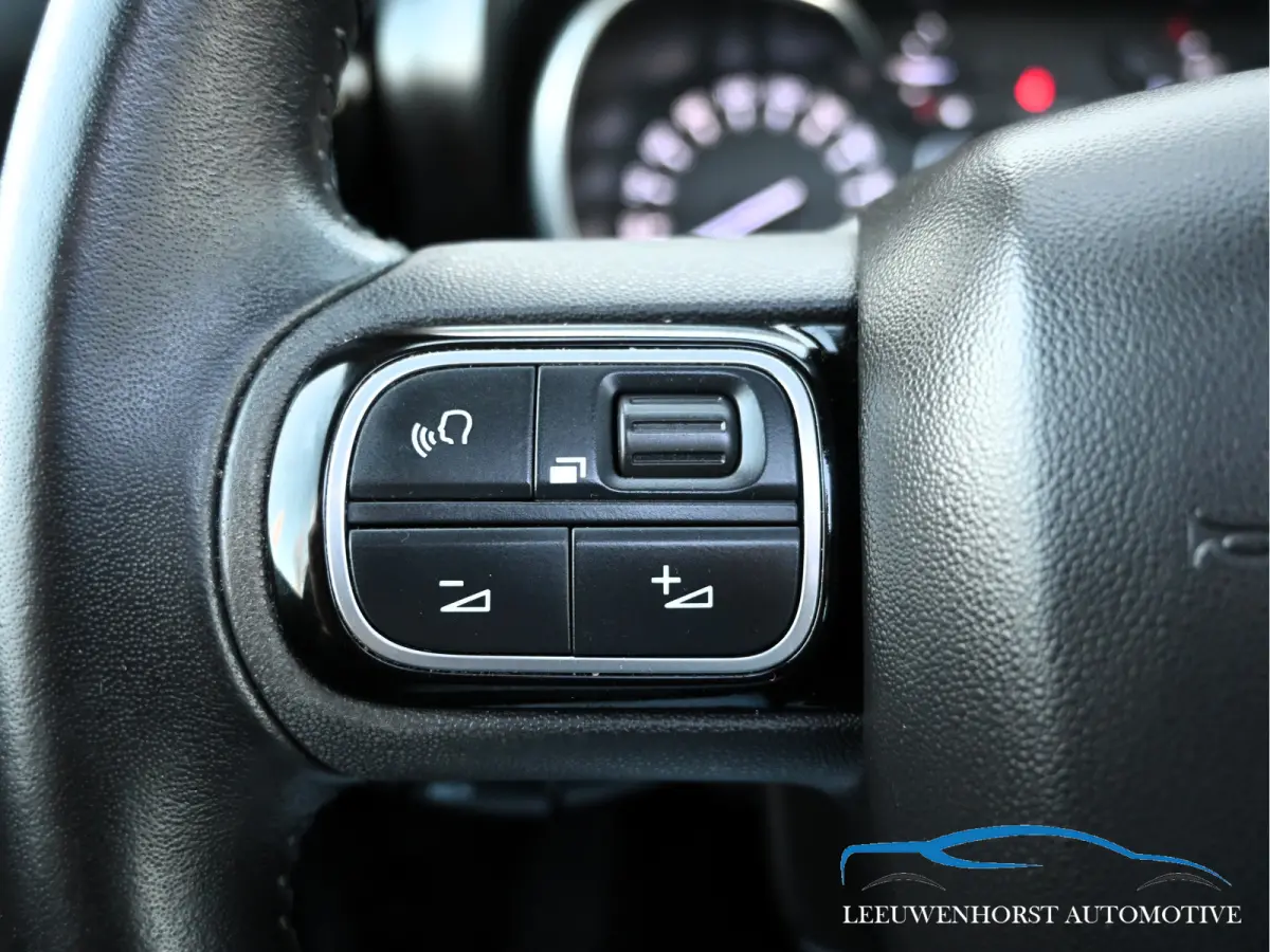 1.2 PureTech S&S Shine, AUTOMAAT, elektr. panomadak, head up display, Pack Smile, NL-dealerauto