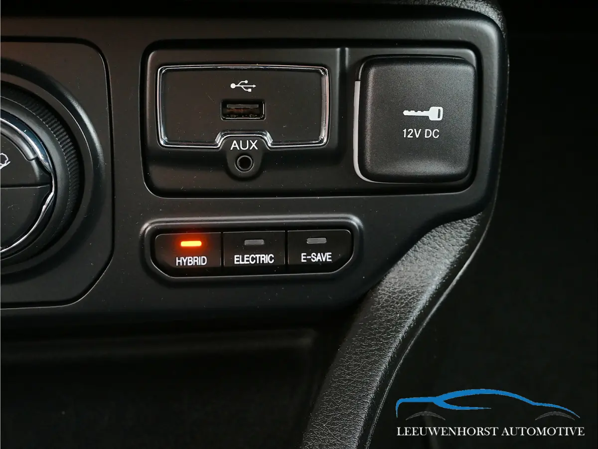 4xe 240 Plug-in Hybrid Electric S, pano, leer, adaptive cruise, camera, 2 x PDC