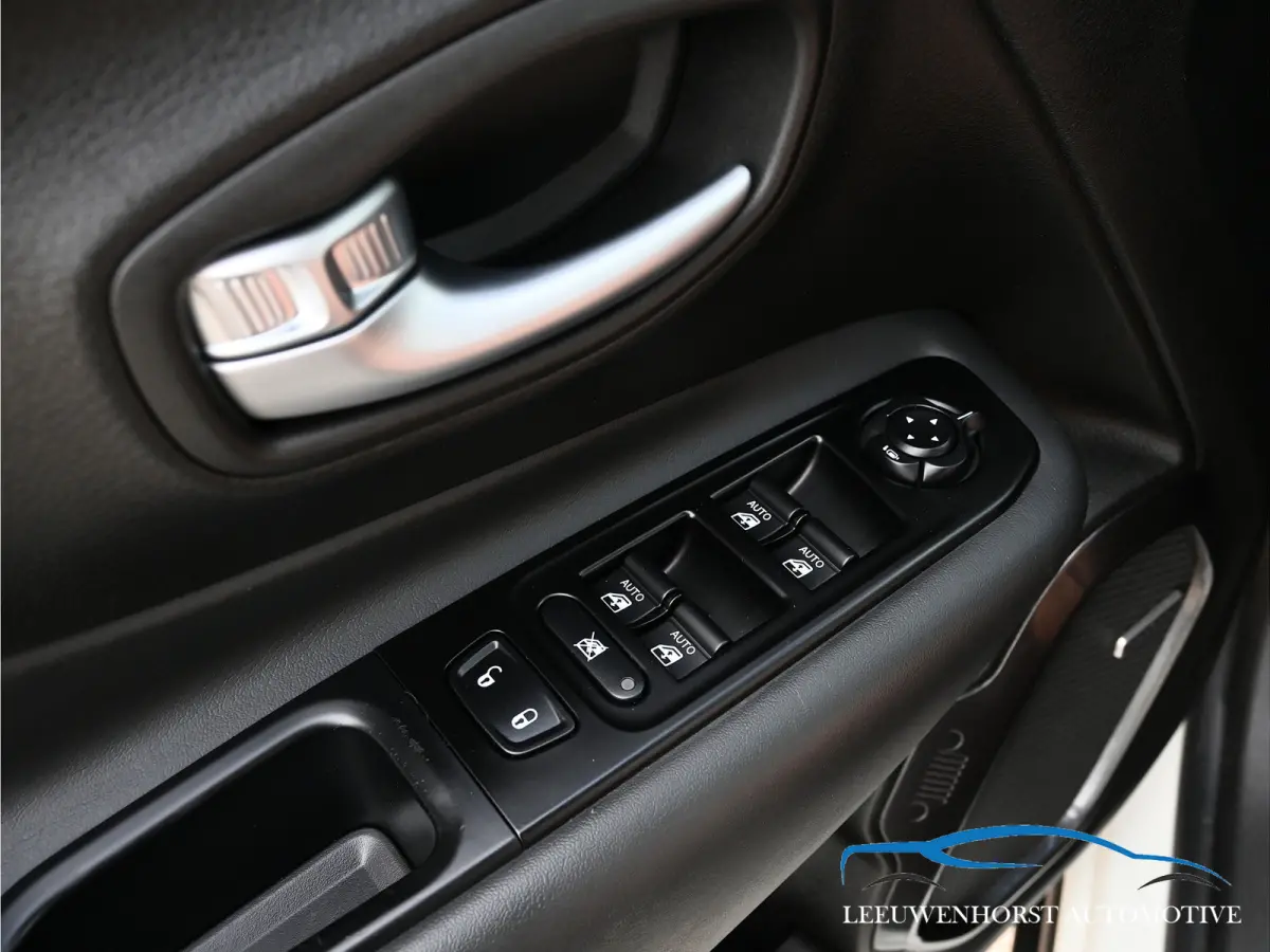 4xe 240 Plug-in Hybrid Electric S, pano, leer, adaptive cruise, camera, 2 x PDC