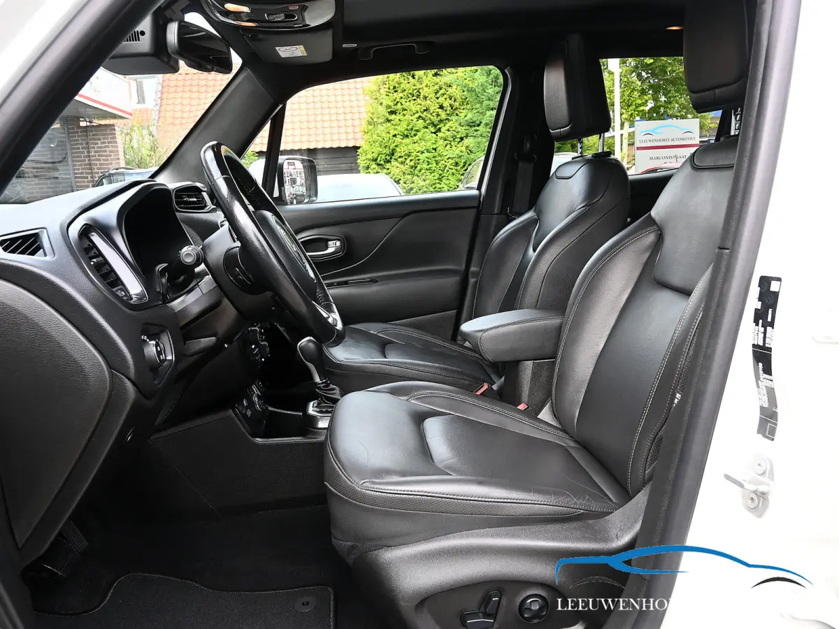4xe 240 Plug-in Hybrid Electric S, pano, leer, adaptive cruise, camera, 2 x PDC