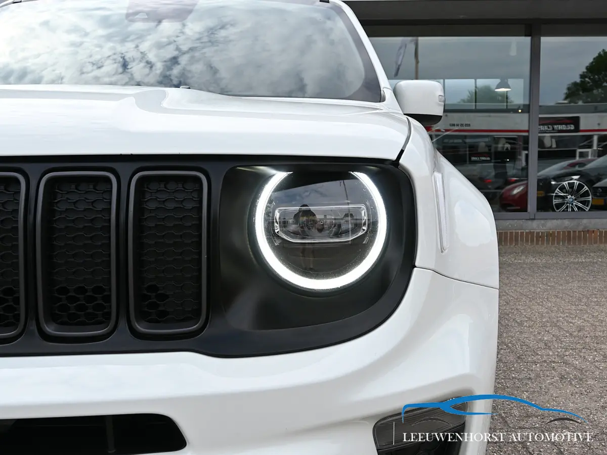 4xe 240 Plug-in Hybrid Electric S, pano, leer, adaptive cruise, camera, 2 x PDC
