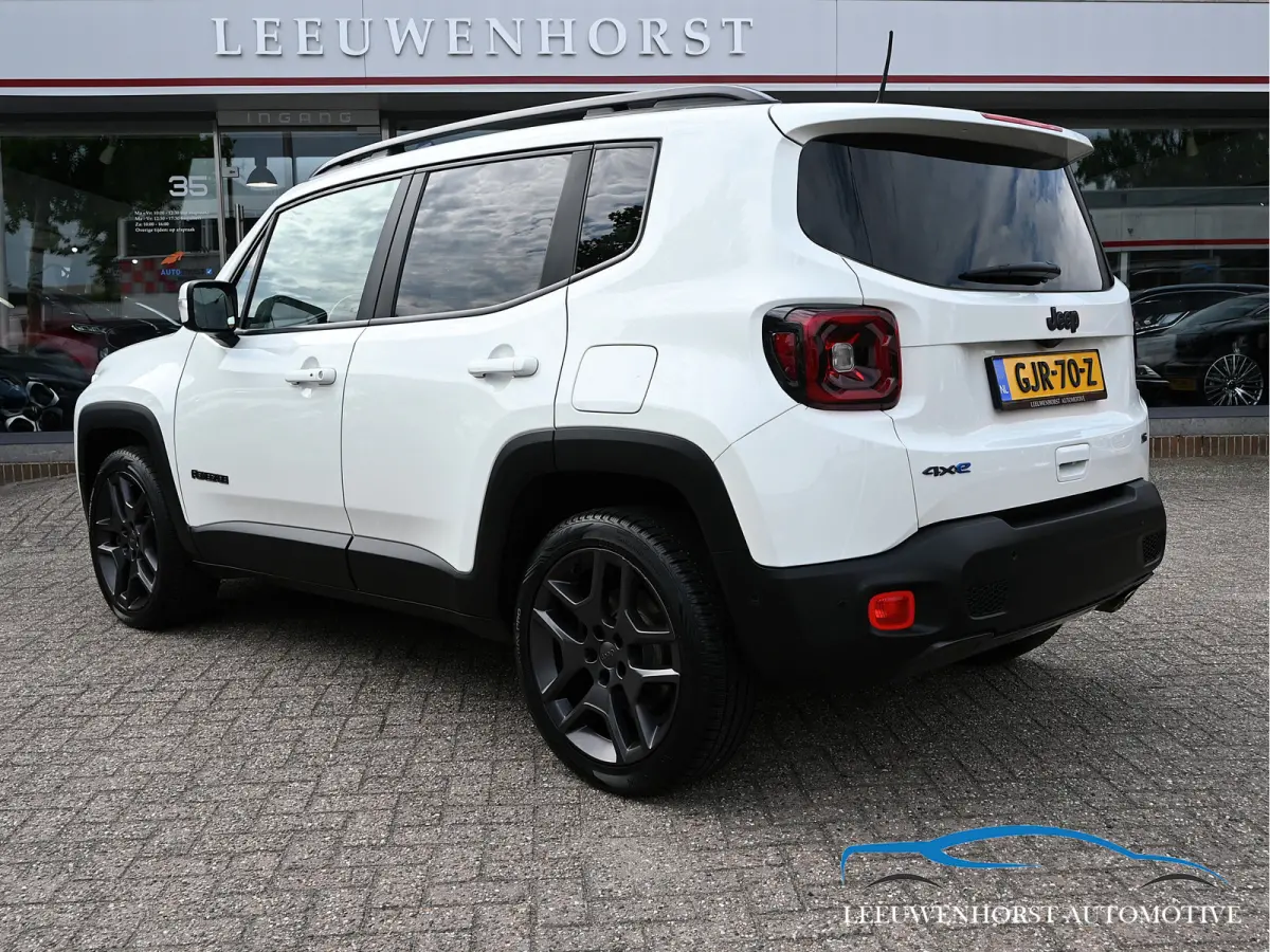 4xe 240 Plug-in Hybrid Electric S, pano, leer, adaptive cruise, camera, 2 x PDC
