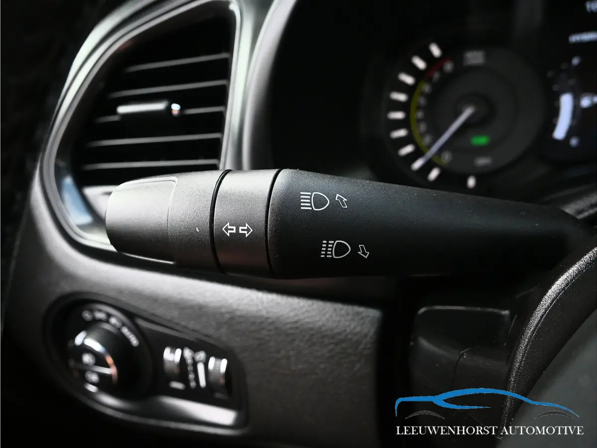 4xe 240 Plug-in Hybrid Electric S, pano, leer, adaptive cruise, camera, 2 x PDC